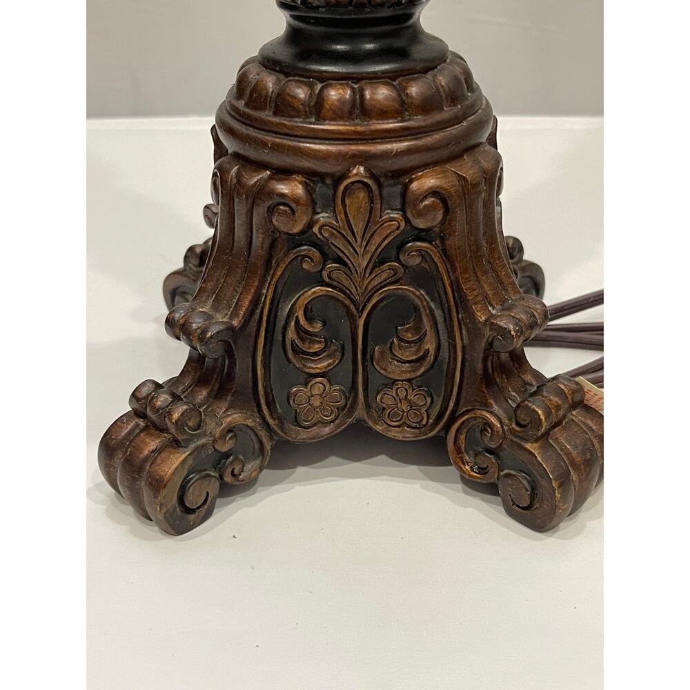 VTG Vintage Resin Turner Table Lamp